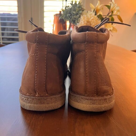 Born Brown Suede Chukka Desert Boots Mens 13M Lace Up Leather Comfort Casual